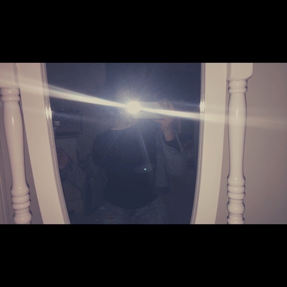 Profile Picture of Kyleigh Macedo (@kyleighmacedo) on Poshmark