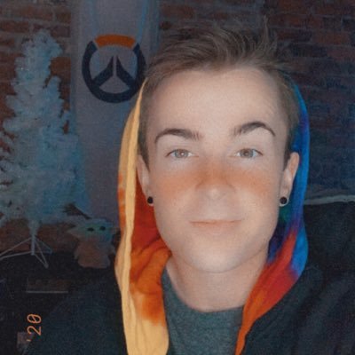 Profile Picture of Tyler Odell  🌐 (@PlaneWhiteTy) on Twitter
