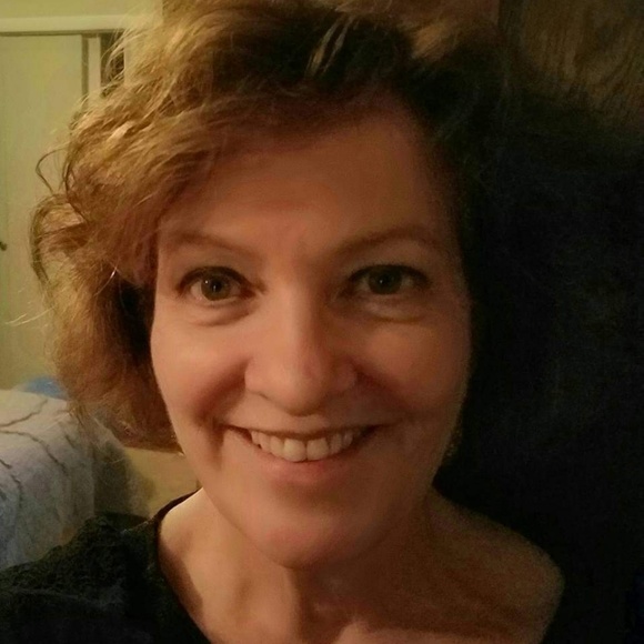 Profile Picture of Leslie Ruby (@rubyles601) on Poshmark