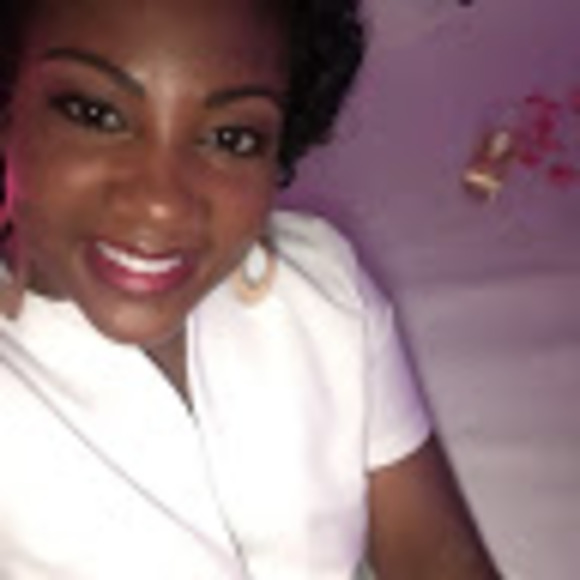 Profile Picture of Nikki Mcshay (@nikkiry22) on Poshmark