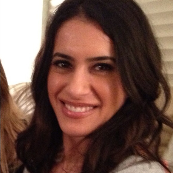 Profile Picture of Arpine Akopyan (@arpineakopyan) on Poshmark