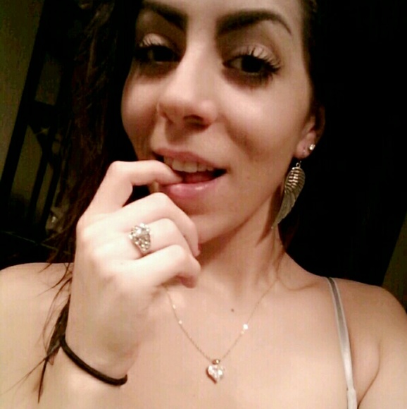 Profile Picture of Jessica Mattheus (@jmattheus9) on Poshmark