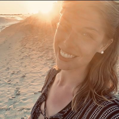 Profile Picture of Audrey B. (@petite_lemons) on Twitter