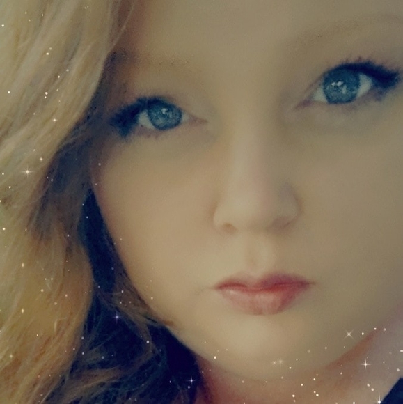 Profile Picture of Jessica Middlesworth (@mjmiddlesworth) on Poshmark