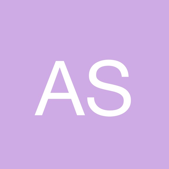 Profile Picture of Alison Schultz (@zinnia15) on Poshmark