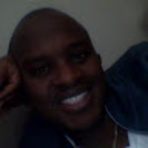 Profile Picture of Patrick Manzi (@patmanzi2404) on Poshmark