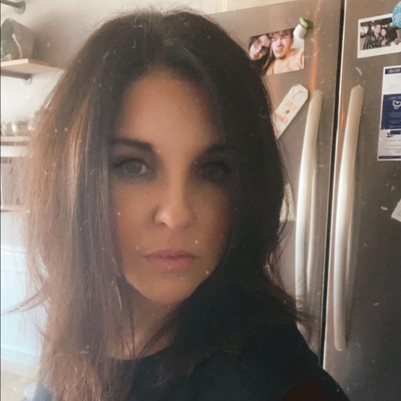 Profile Picture of Whitney Shafer (@w_shafer) on Poshmark