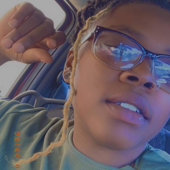 Profile Picture of Antwonette Thurman (@thurman1227) on Poshmark