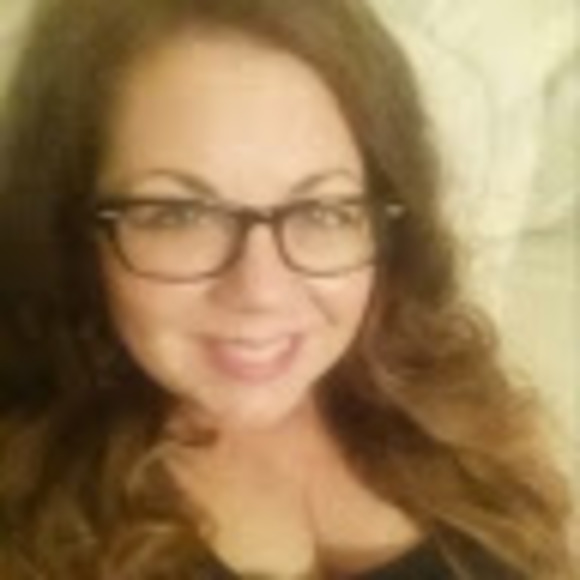 Profile Picture of Tara Brunozzi (@tbrunozzi) on Poshmark