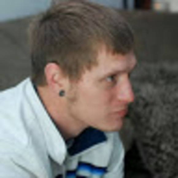 Profile Picture of Robert Harkins (@robertharkins) on Poshmark