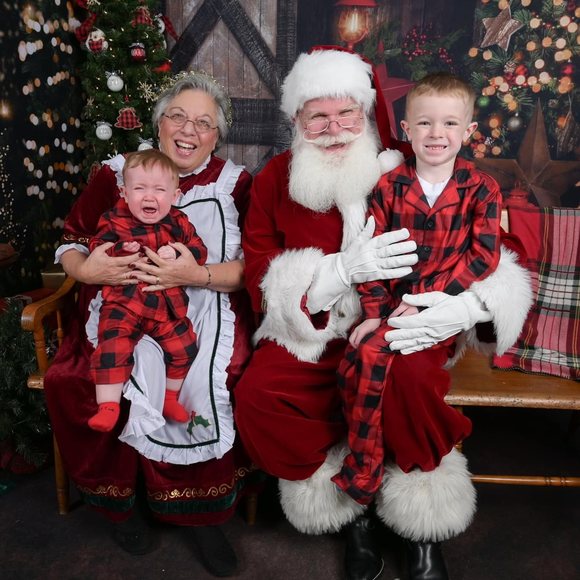 Profile Picture of Christine Eichelman (@ceichelman) on Poshmark