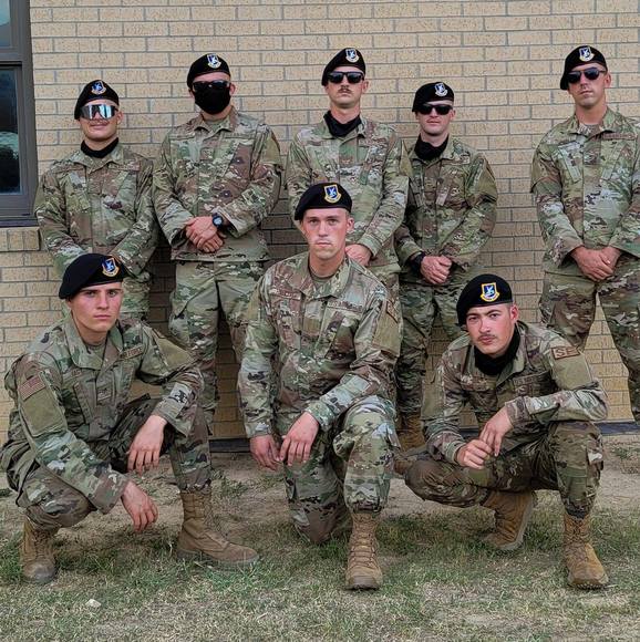 Profile Picture of Alex Halliday (@ajh80197) on Poshmark