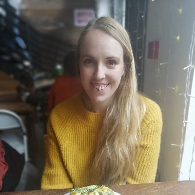 Profile Picture of Zoe Moon (@DrZoeMoon) on Twitter