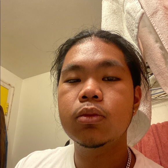 Profile Picture of Chris Oribello (@chrisoribello) on Poshmark