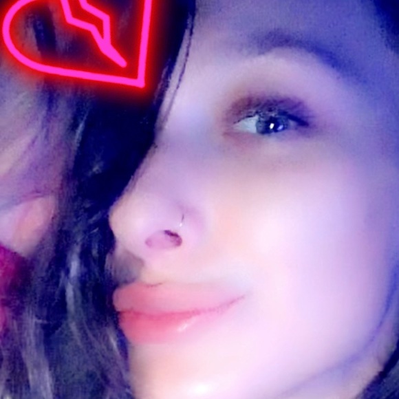 Profile Picture of Korèn Kamerer (@korenhmongro88) on Poshmark