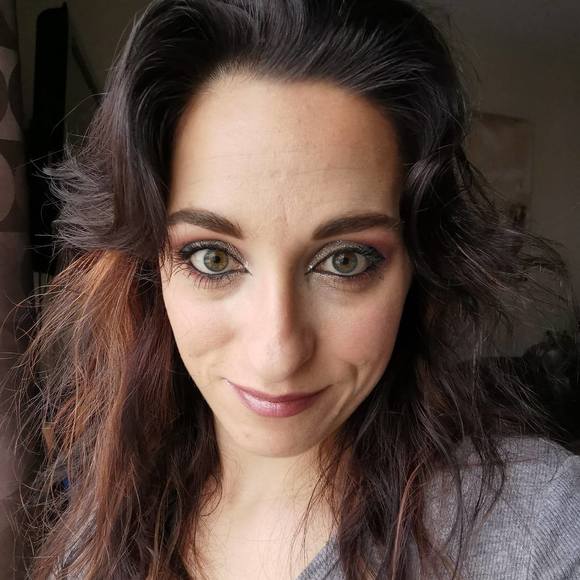 Profile Picture of Annie Brissette (@anniebrissette) on Poshmark