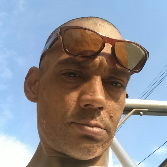 Profile Picture of Steven Amaral (@stevenamaral90) on Poshmark