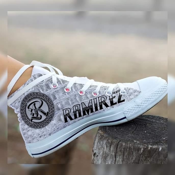 Ramirez Ramirez - Poshmark Profile Picture of Ramirez Ramirez (@ramireramire102) on Poshmark