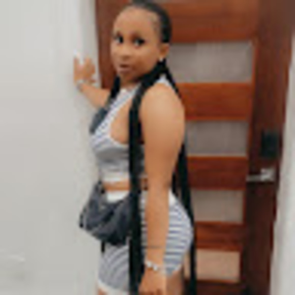 Profile Picture of Sheek Sheek (@kashekraj) on Poshmark