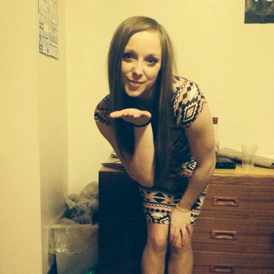 Profile Picture of April Davies (@@ApesDaves) on Twitter