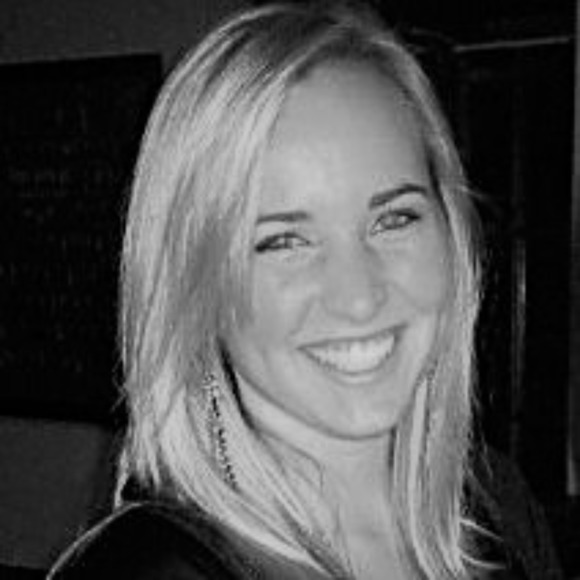 Profile Picture of Lauren Kuemmeler (@lkuemmeler) on Poshmark