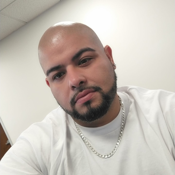 Profile Picture of Edward Macias (@tracrbg) on Poshmark