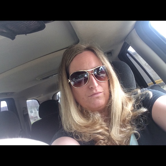 Profile Picture of Kim Pappas (@kimmy1027) on Poshmark