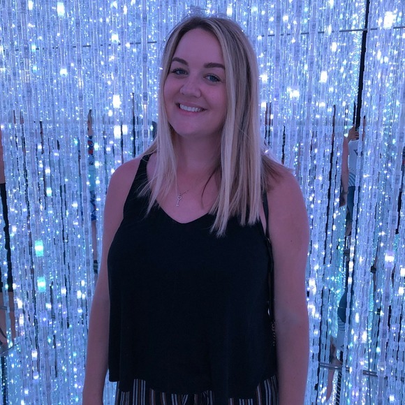 Profile Picture of Lexi Ozder (@alexiozder45) on Poshmark