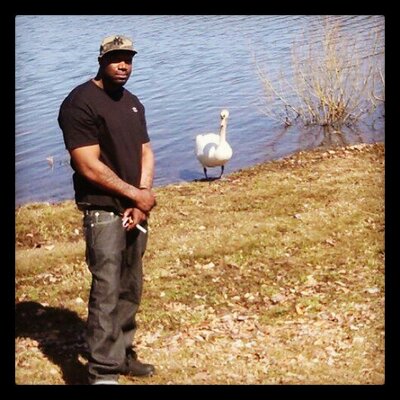 Profile Picture of Ron Cloud  /Mac One (@bernard040375) on Twitter