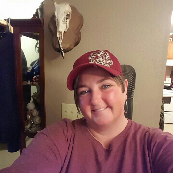 Profile Picture of Tonya Cummins (@tonyacummins) on Poshmark