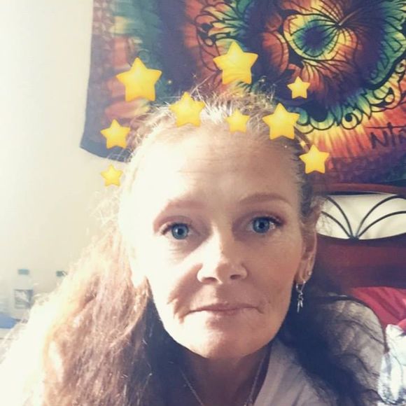 Profile Picture of Leonie Knight (@leonieknight) on Poshmark