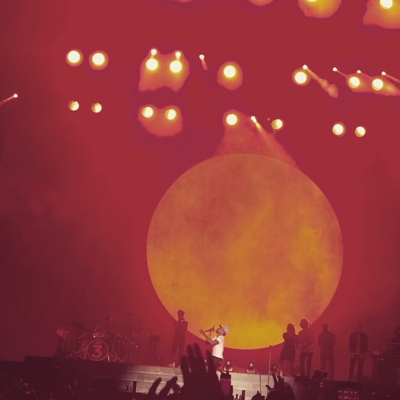 Profile Picture of Emilio Zavala (@sinkingsuns13) on Poshmark