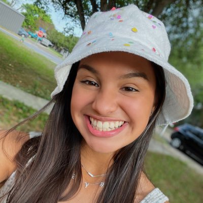 Profile Picture of Bryssa  ✨ 🦋 🌺 (@bryssa_garcia) on Twitter