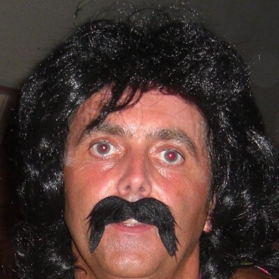 Profile Picture of Andy Duxbury (@MrDux1) on Twitter