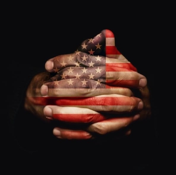 Profile Picture of Aimee Bellgraph (@aimeebellgraph3) on Poshmark