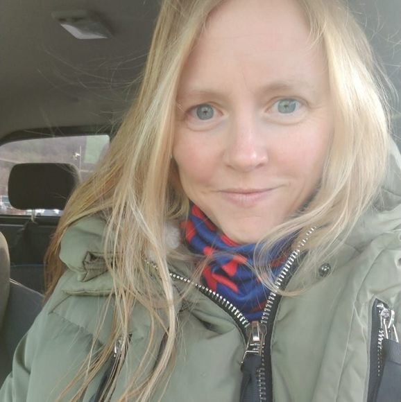 Profile Picture of Beth Peyser (@beee007) on Poshmark