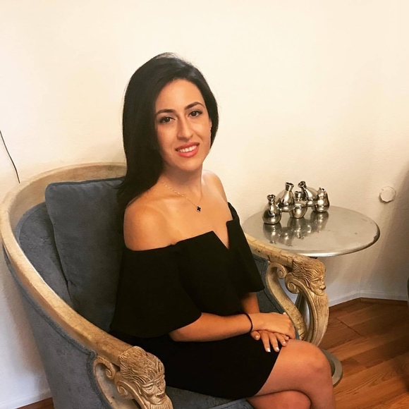 Profile Picture of Elnaz Panbechi (@elnazrx) on Poshmark