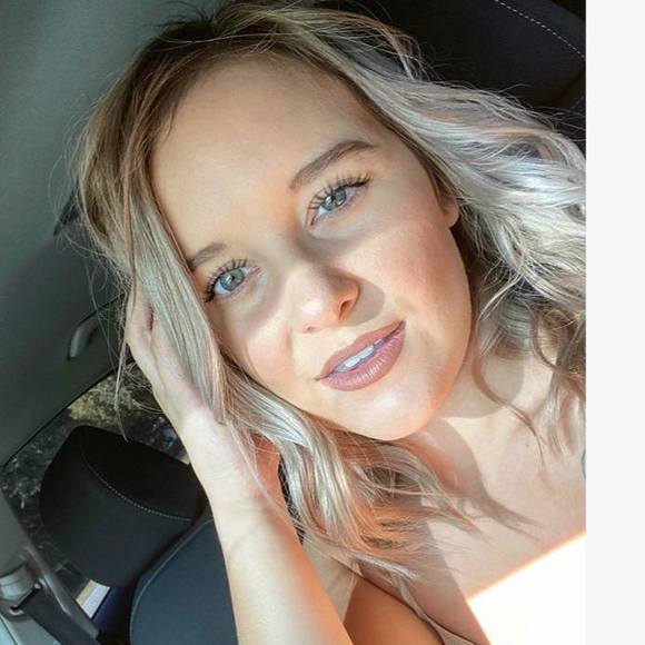 Profile Picture of Briannah Revis (@briannahrevis) on Poshmark