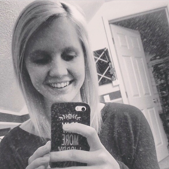 Profile Picture of Madeline Phillips (@mphillips_27) on Poshmark