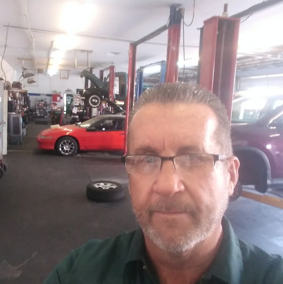 Profile Picture of Mike Twamley (@miketwamley) on Poshmark