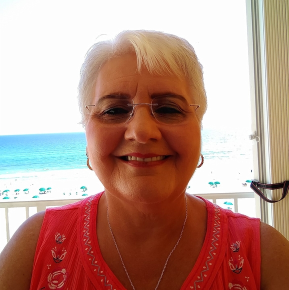 Profile Picture of Faye Patterson (@bfpatte) on Poshmark