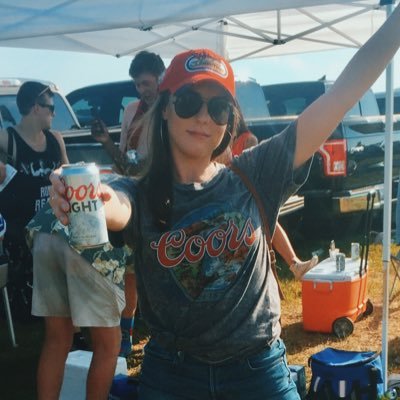 Profile Picture of Emily Pace (@emilyepace) on Twitter