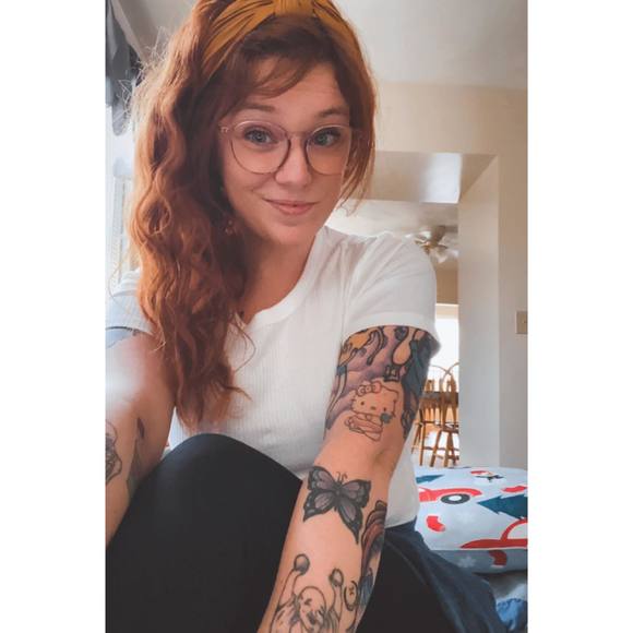 Profile Picture of Katie Bice (@katiebice672) on Poshmark