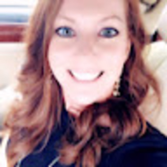 Profile Picture of Tamara Cooper (@tcooper91711) on Poshmark