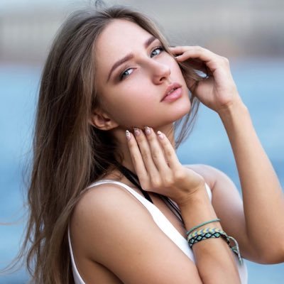 Profile Picture of Bella Sharp (@Bella_Sharp86) on Twitter