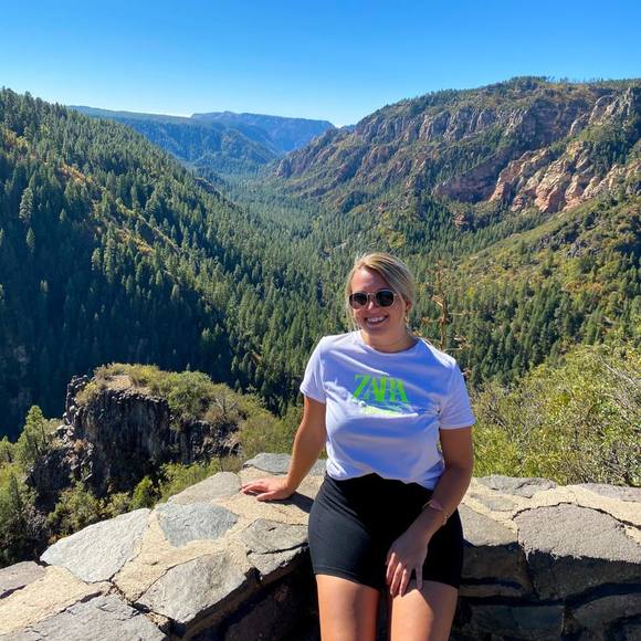 Profile Picture of Haley Crabtree (@haley_blaine5) on Poshmark