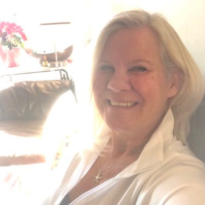 Profile Picture of SantaBarbara Dianne (@Dianne93101) on Twitter