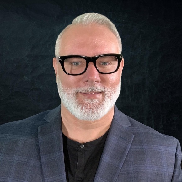 Profile Picture of Erik Björklund (@esbjorko) on Poshmark