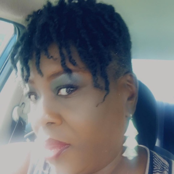 Profile Picture of Roberta Bryant (@prevailer) on Poshmark
