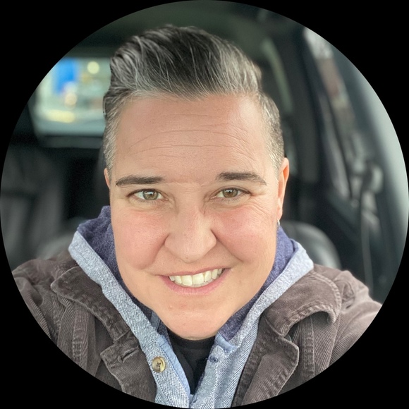 Profile Picture of Jess Morrison (@jmo_is_online) on Poshmark